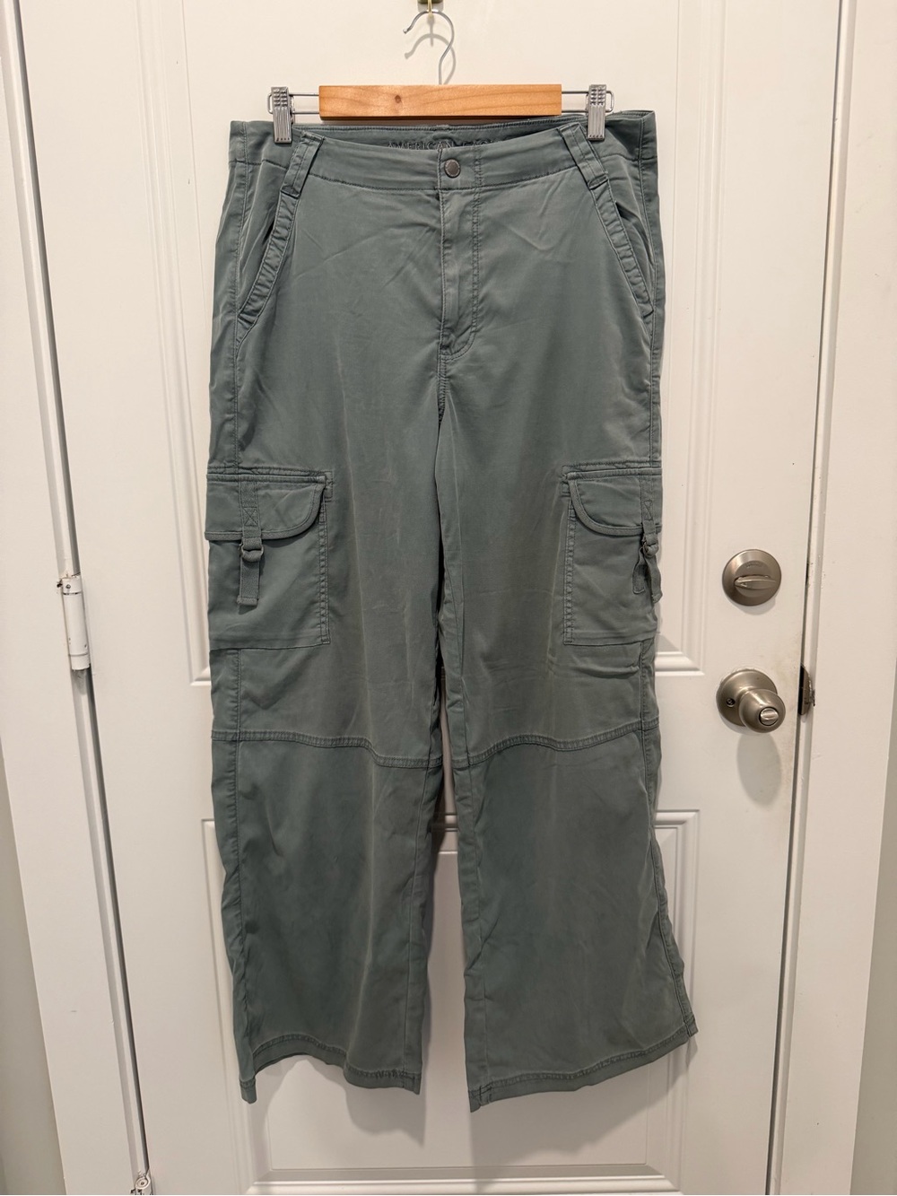 American Eagle Outfitters Olive Green Cargo Pants